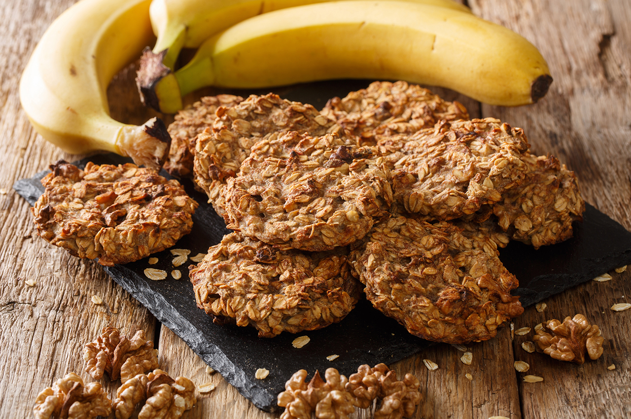 Banana oat cookies.